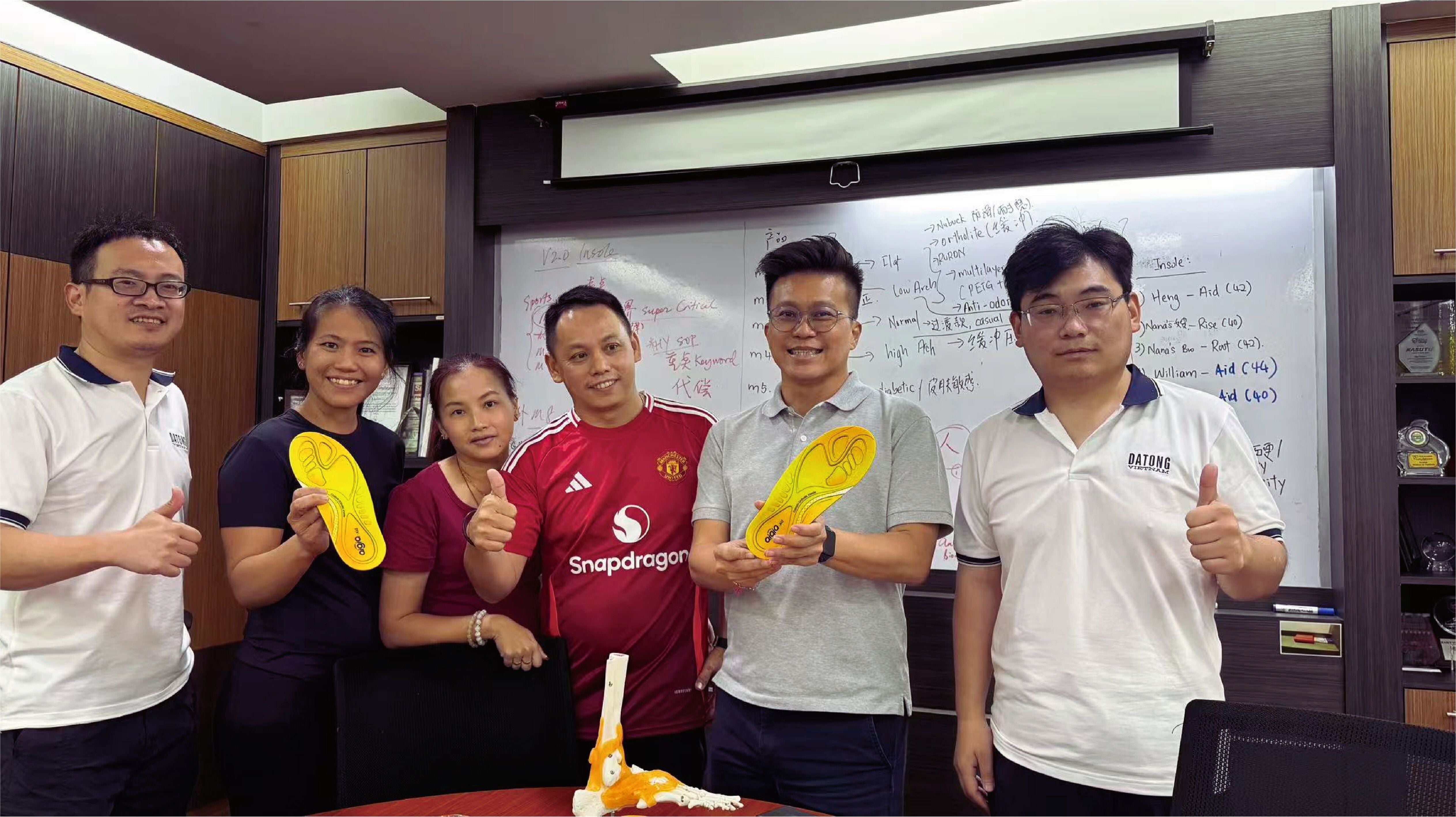 Datong Vietnam team training Malaysian partners on insole solutions